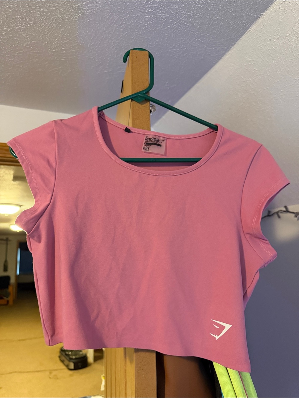 Gymshark Pink Cropped Tee - Short Sleeve Athletic Top